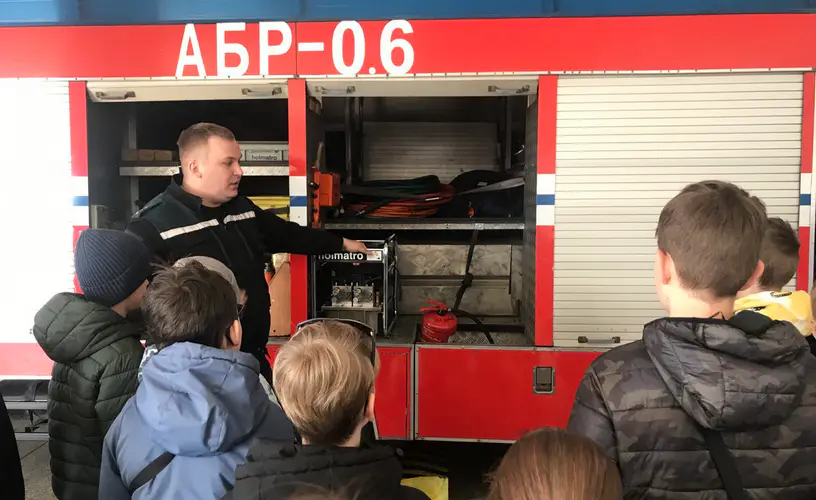 Учащиеся 5 «А» и 5 « Б» классов ГУО « Средняя школа №16 г. Мозыря» посетили Мозырский ГРОЧС